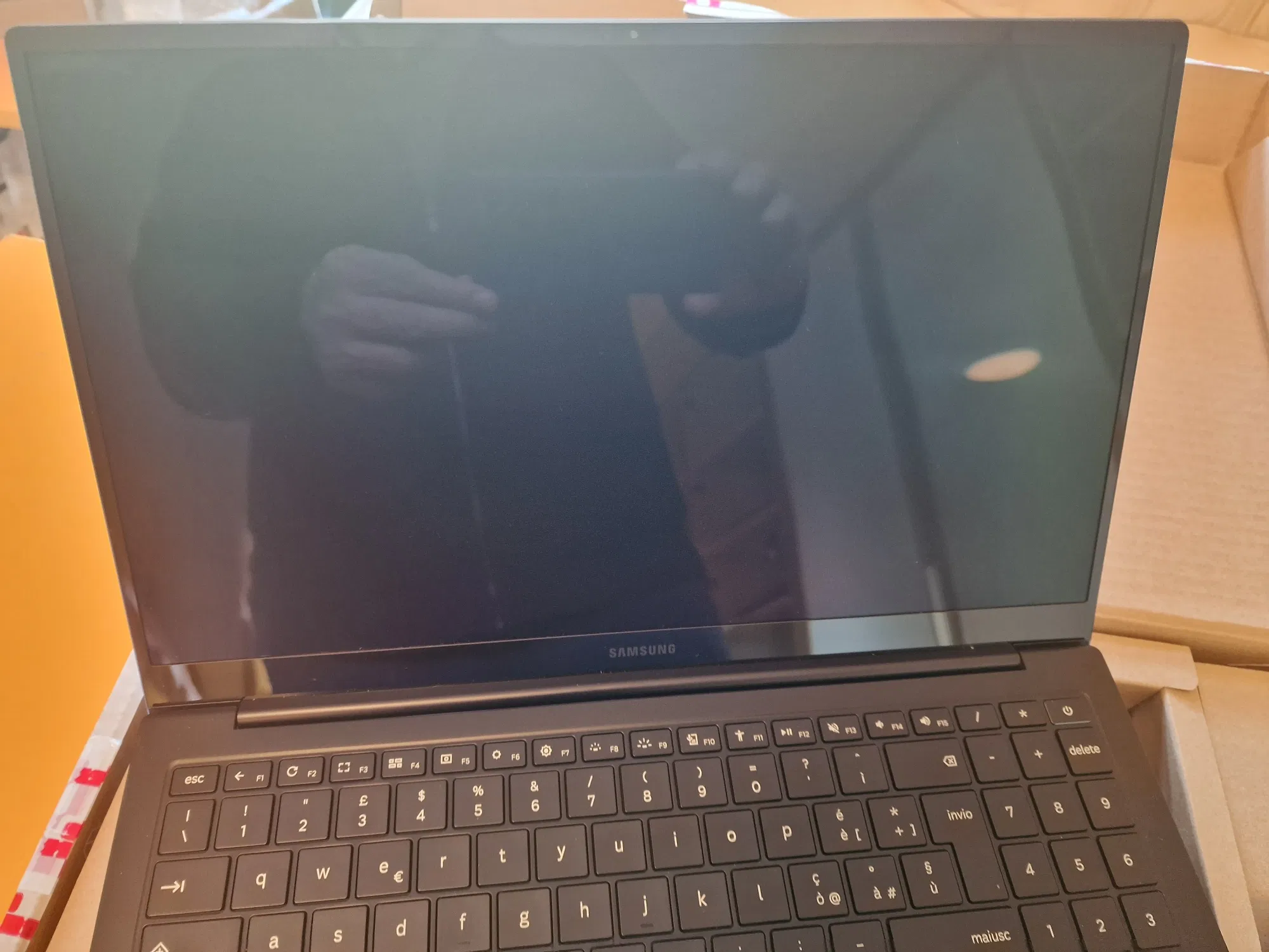 Notebook Samsung XE550XGA KC1IT 15.6" i3-12100/8GB/256GB SSD Chrome Nou - imagine 5