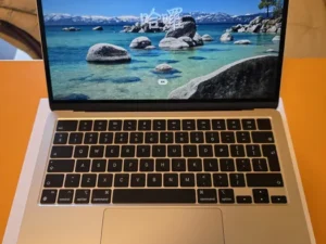 Laptop Apple Macbook Air 13,6" M3 2024 8gb ram 256gb ssd Model A3113 Silver impecabil